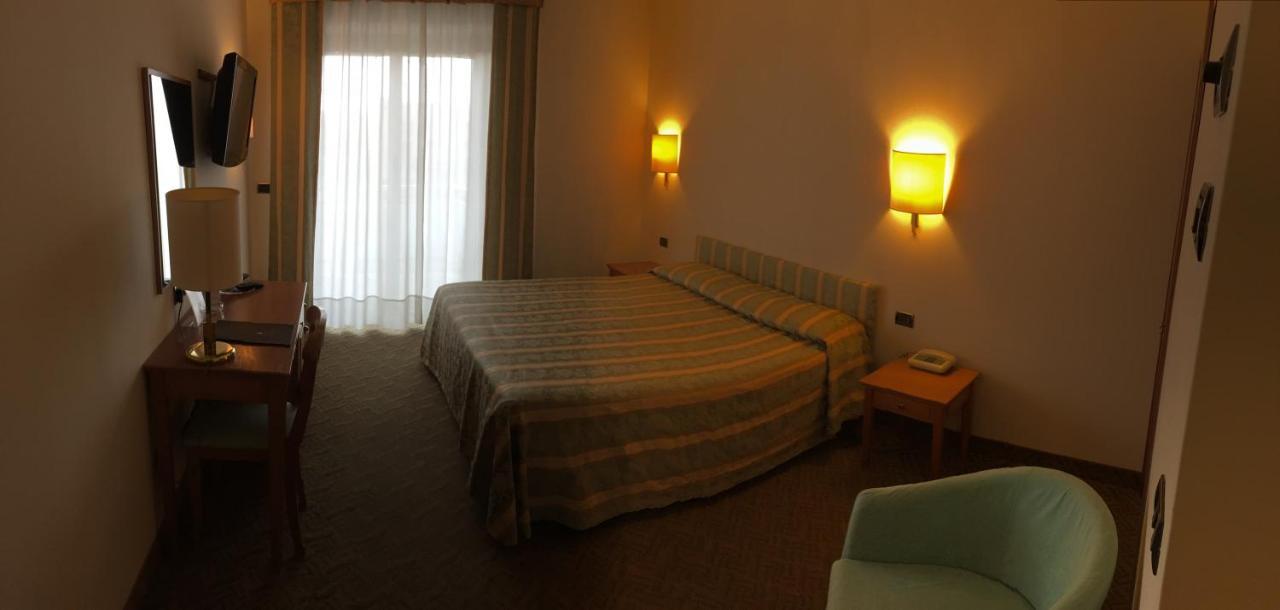 Savant Hotel Lamezia Terme Buitenkant foto